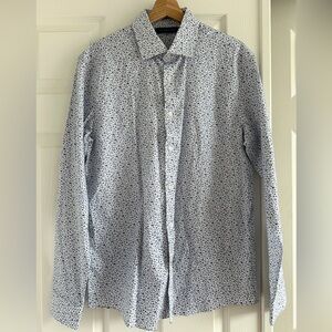 Tommy Hilfiger Men's Slim Fit Blue and White Dress Shirt